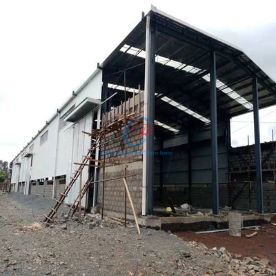Konstruksi Struktur Baja PEB Modern Untuk Industri / Komersial