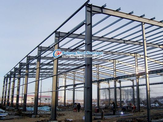 Bangunan gudang PEB Steel Structure